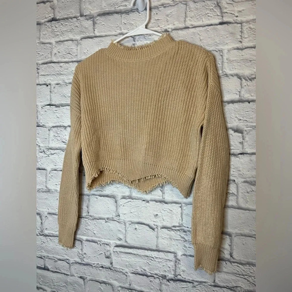 Dance & Marcel women’s beige cropped sweater size S/M. - Picture 2 of 8